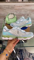 NYC Gel Sneakers & C Bag Set